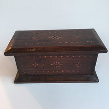 Load image into Gallery viewer, Wooden Inlaid Box
