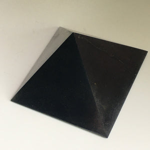 Shungite Pyramid - Medium (2.5x3x3)